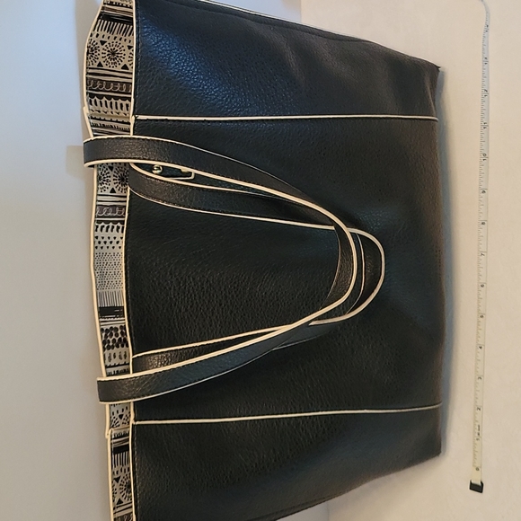 Laundry brand reversible tote black and white - Picture 2 of 5